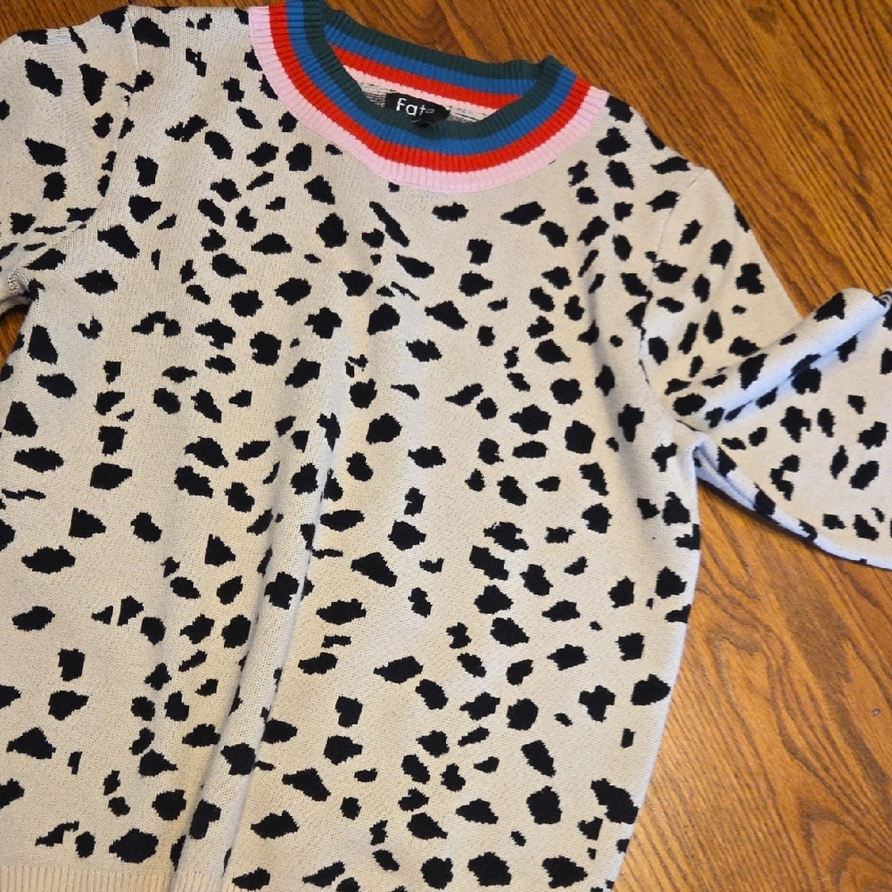 Black and Tan Patterned Women's Sweater - Picture 3 of 3